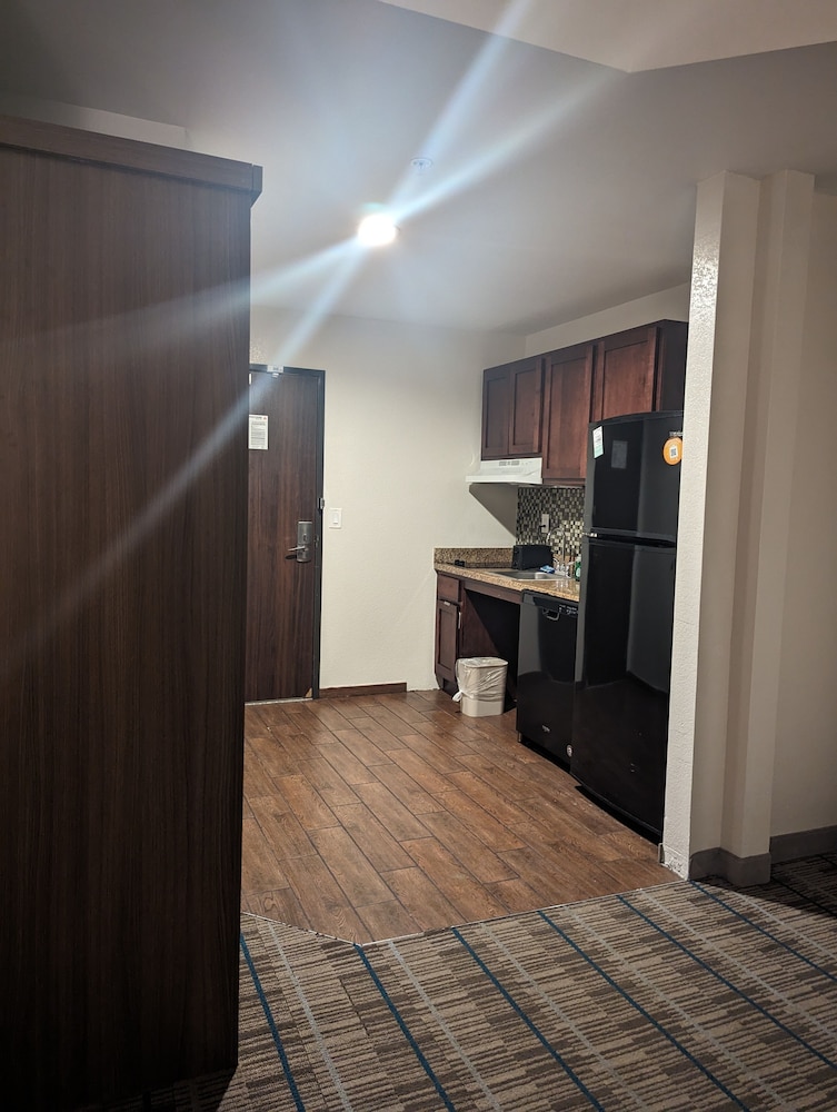 MainStay Suites Denver International Airport - photo 24