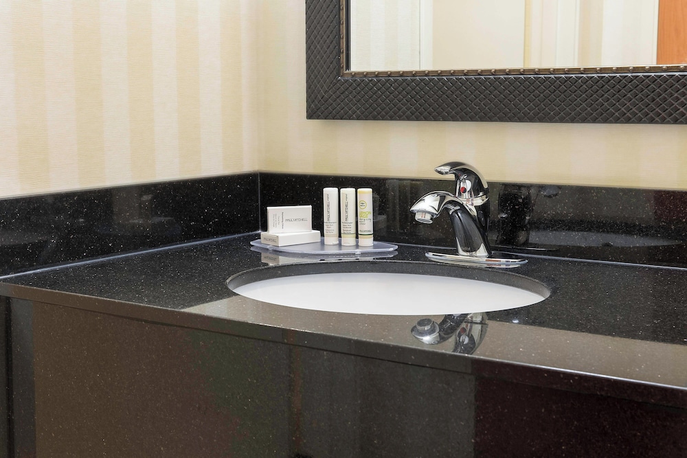 Fairfield Inn & Suites Fargo - photo 14