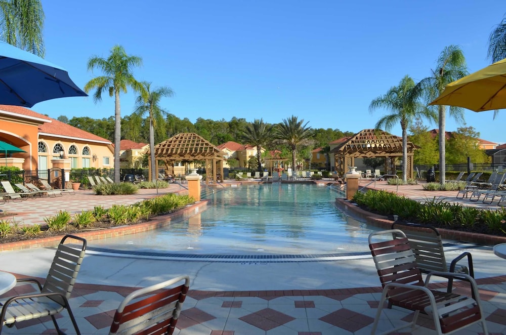 Bella Vida Resort by Home 2U - photo 75