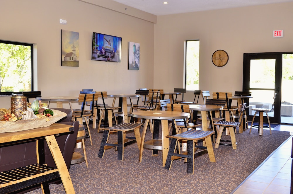 Cobblestone Inn & Suites Manning - photo 89