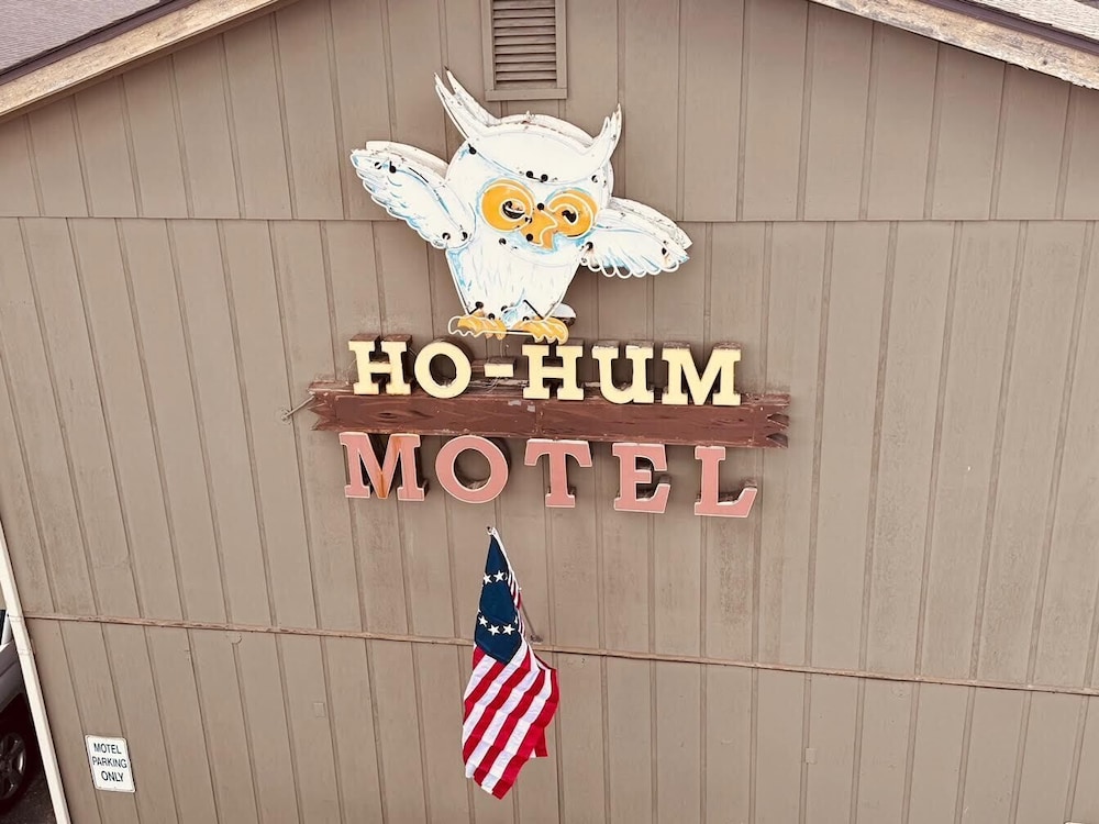 Ho Hum Motel - photo 17