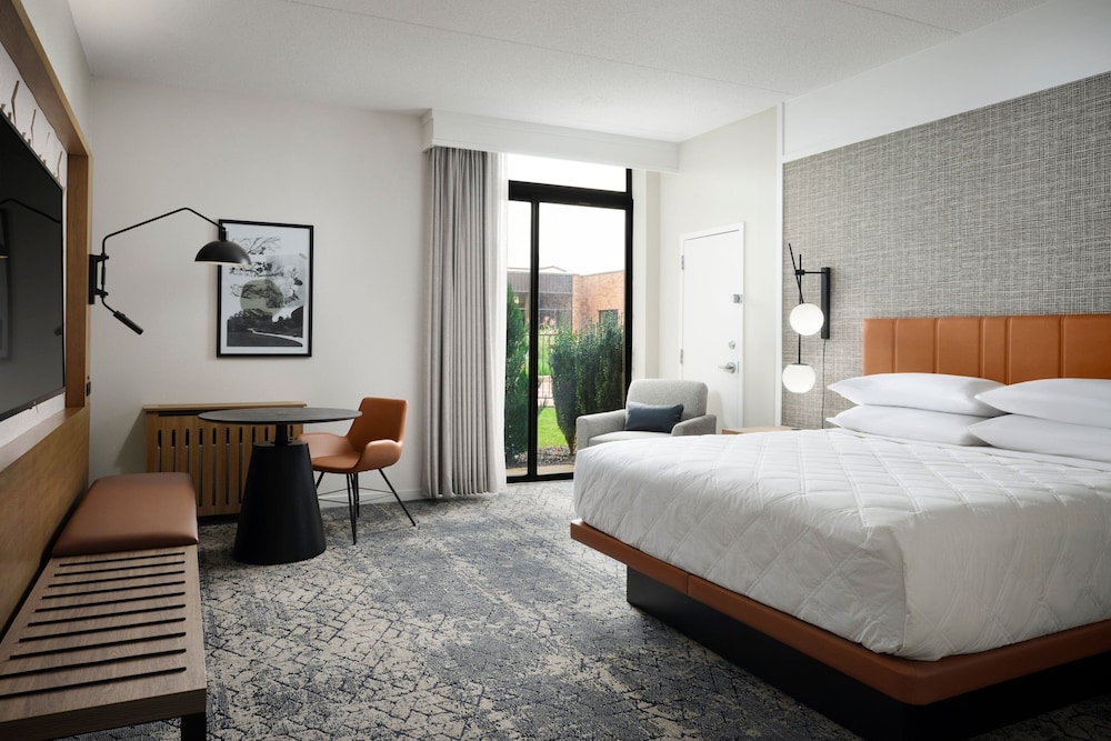 Sheraton Grand Rapids Airport Hotel - featured photo