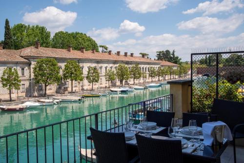 Time to Relax La Terrazza sul Lago — 4-Star Luxury Hotel in Peschiera Del Garda, Italy