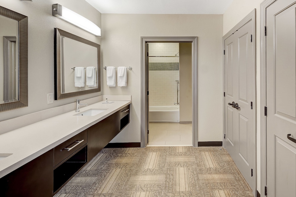Staybridge Suites Baltimore Inner Harbor by IHG - photo 70