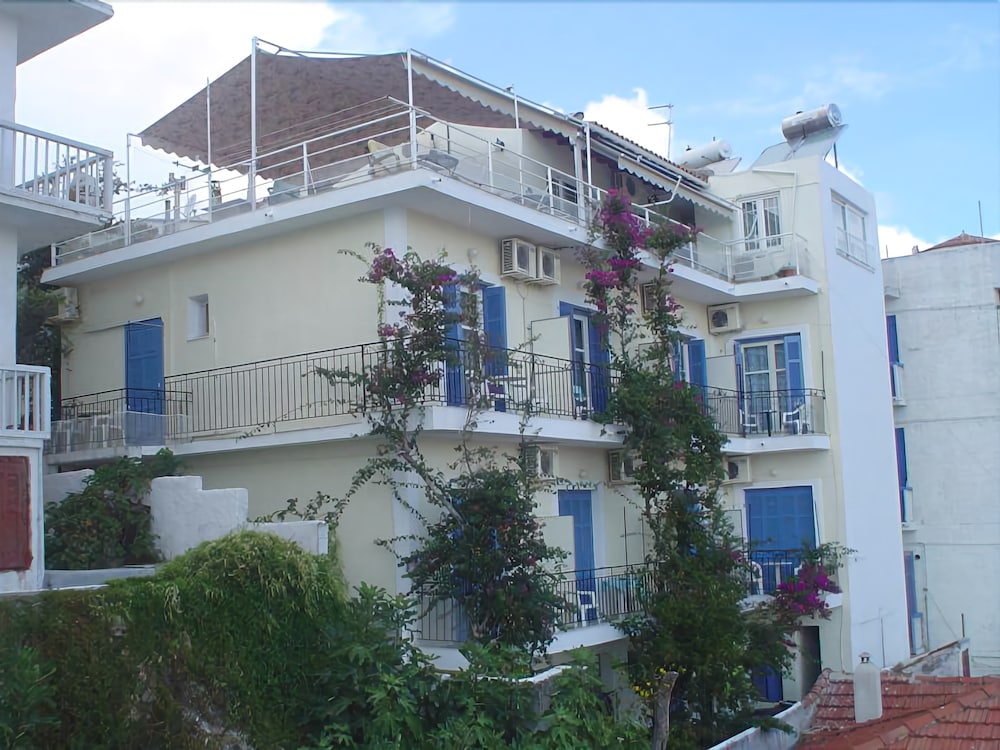 Babis - carbon neutral hotel in Skiathos
