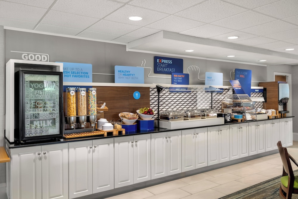 Holiday Inn Express & Suites New Buffalo by IHG - photo 34