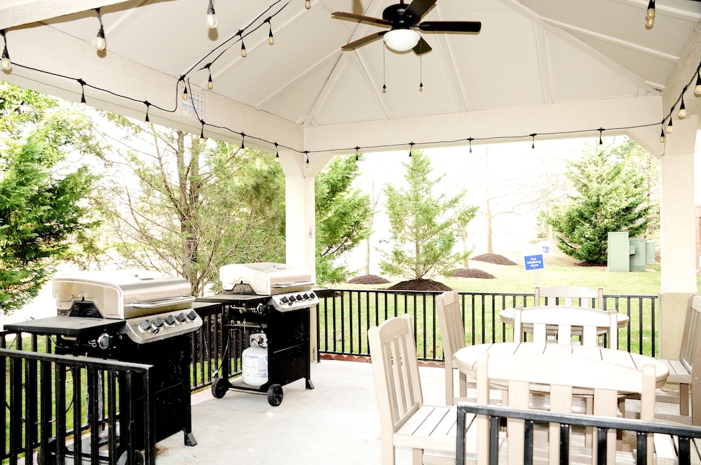 Candlewood Suites Herndon by IHG - photo 28