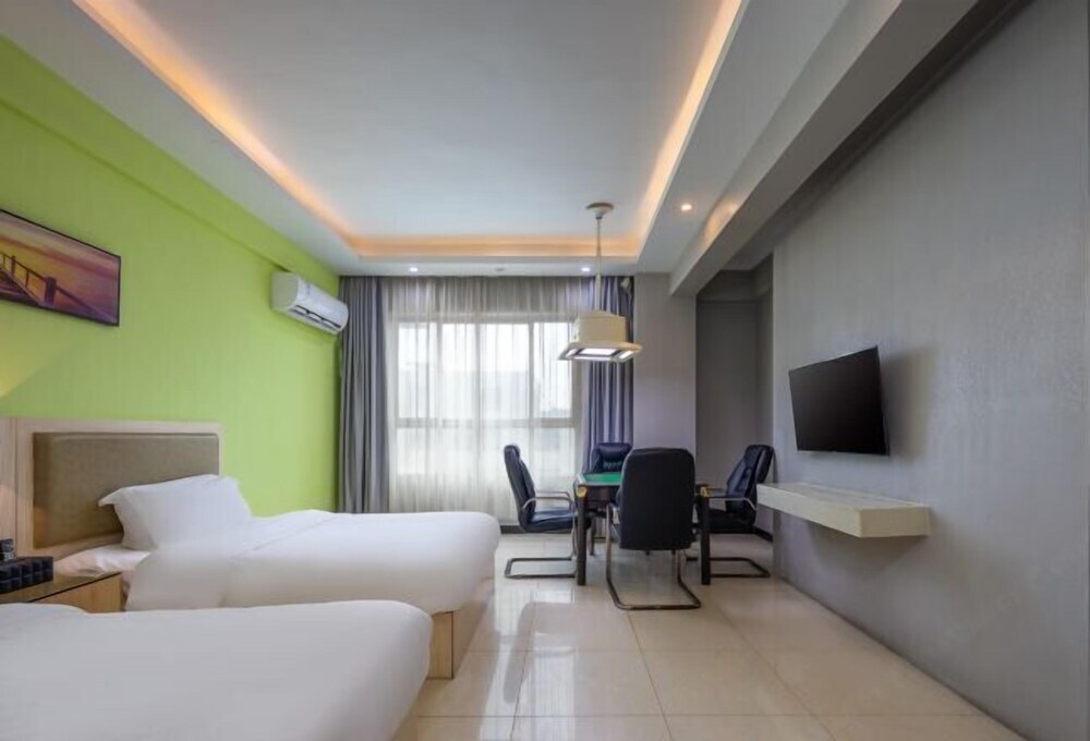Junyue Business Hotel — hotel in Lincheng