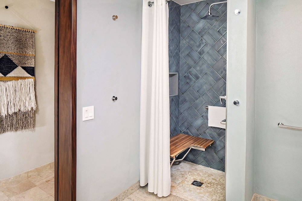Bathroom shower