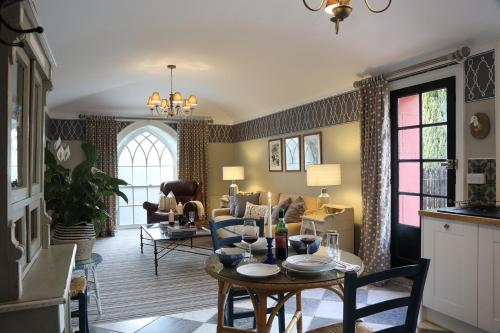 Cathedral View Romantic Wye Valley Country House 1 Bed Apartment Dog Friendly — 4-Star Luxury Hotel in Coleford, United Kingdom