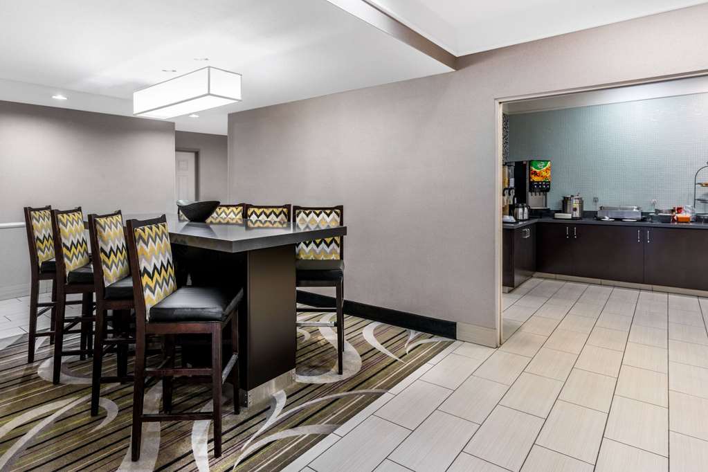 La Quinta Inn & Suites by Wyndham Roswell - photo 37