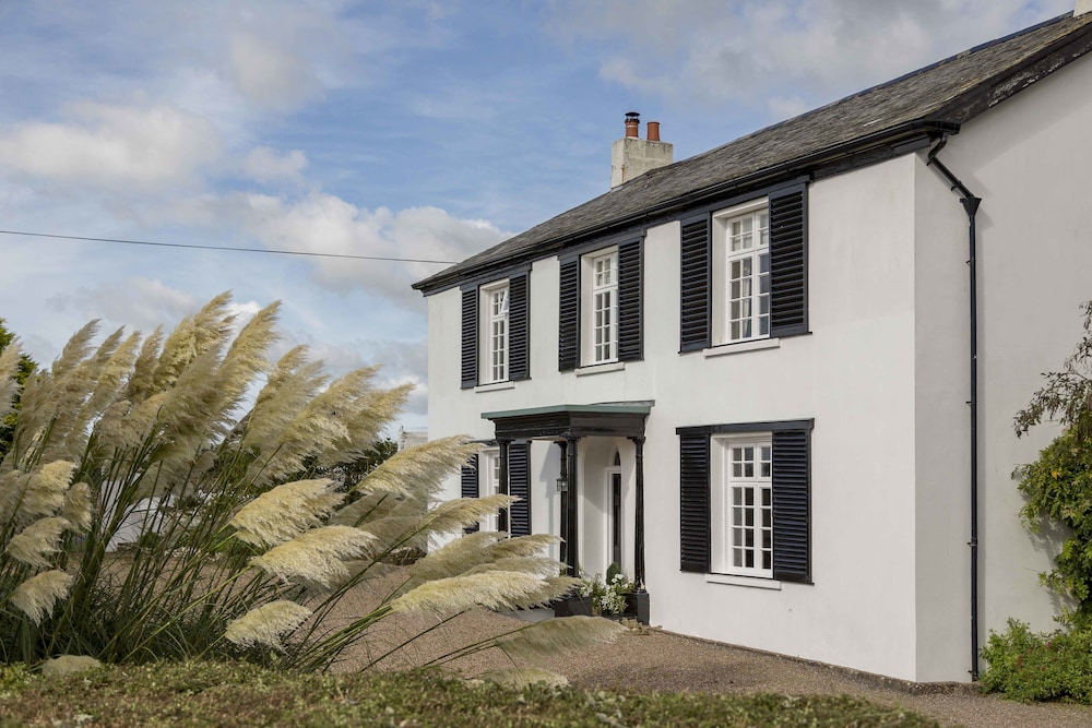 The Pines at Eastleigh 3 Cottages — 4-Star Luxury Hotel in Bideford, United Kingdom