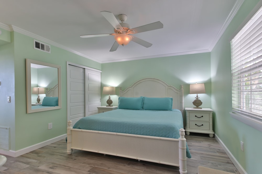 Tradewinds Beach Resort - photo 17