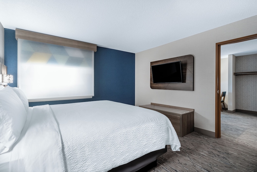 Holiday Inn Express & Suites Vadnais Heights by IHG - photo 18