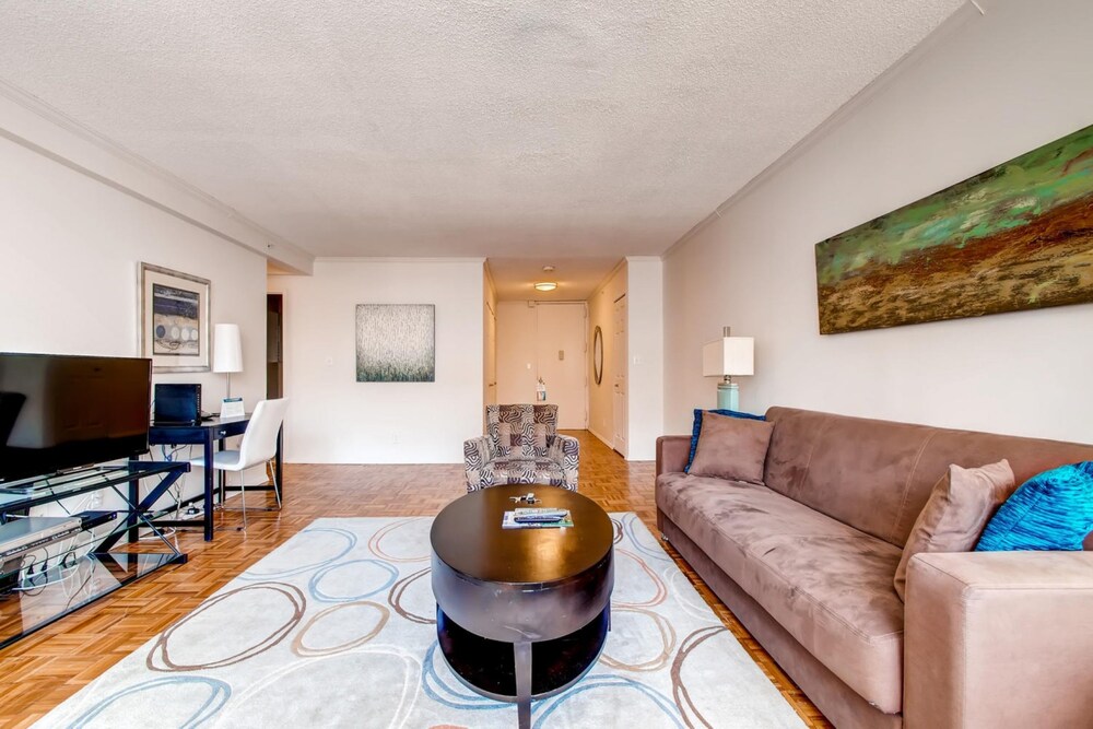 Global Luxury Suites at the Commonwealth - photo 25