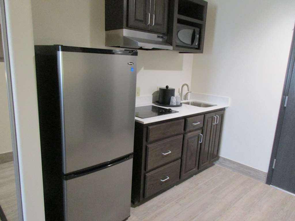 Best Western Plus Ardmore Inn & Suites - photo 20