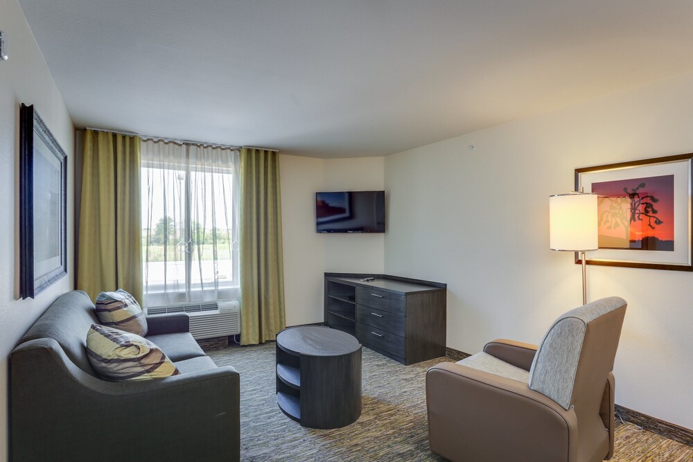 Candlewood Suites College Station At University by IHG - photo 22