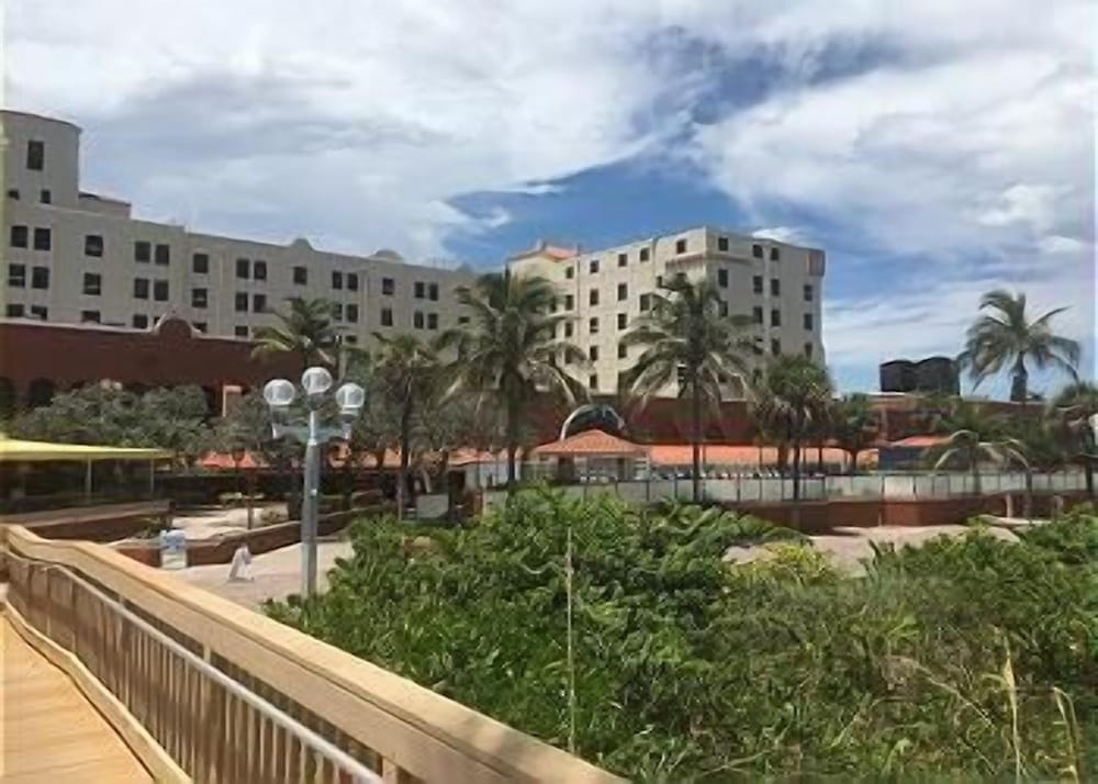 Hollywood Beach Resort One Bedroom Ocean View - photo 14