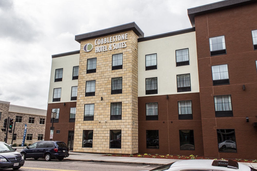 Cobblestone Hotel & Suites Chippewa Falls - photo 73