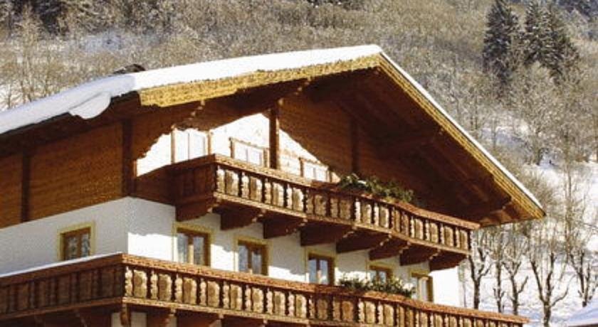Hotel Pension Ötzmooshof in Sankt Johann Im Pongau, Austria