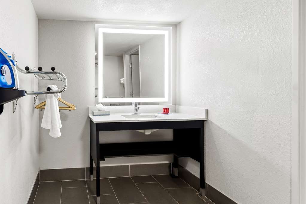 Surestay by Best Western Phoenix Airport near Downtown - photo 23
