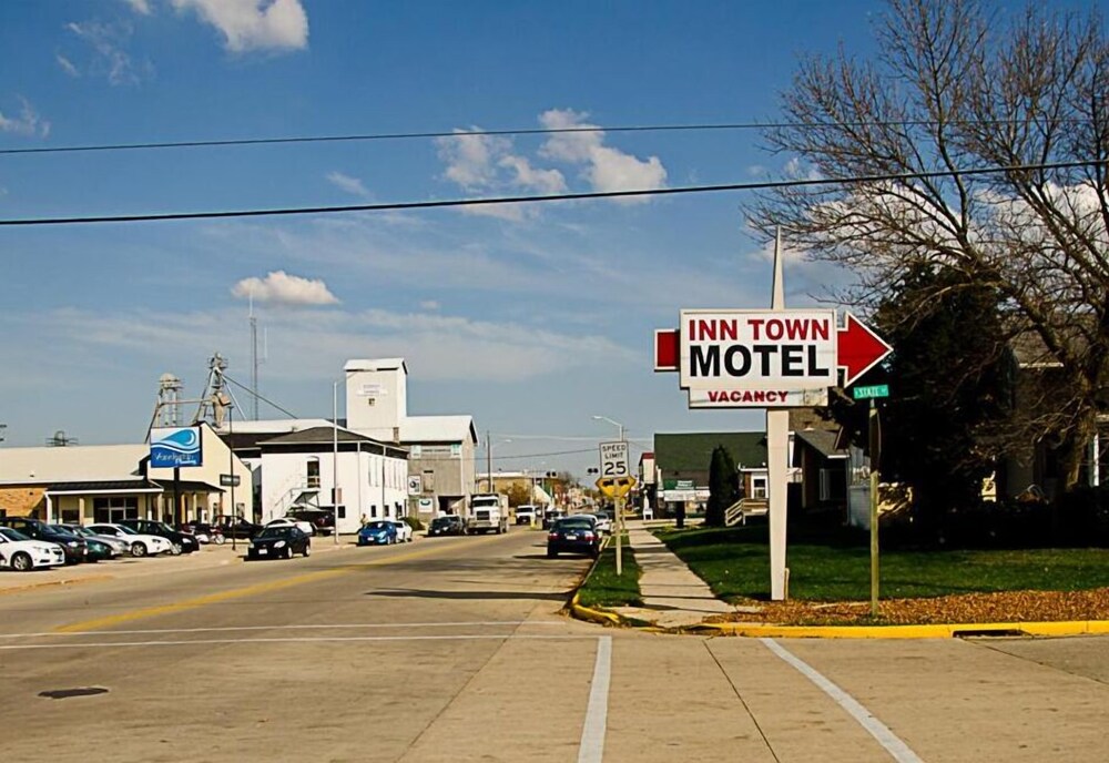 Inn Town Motel - photo 17