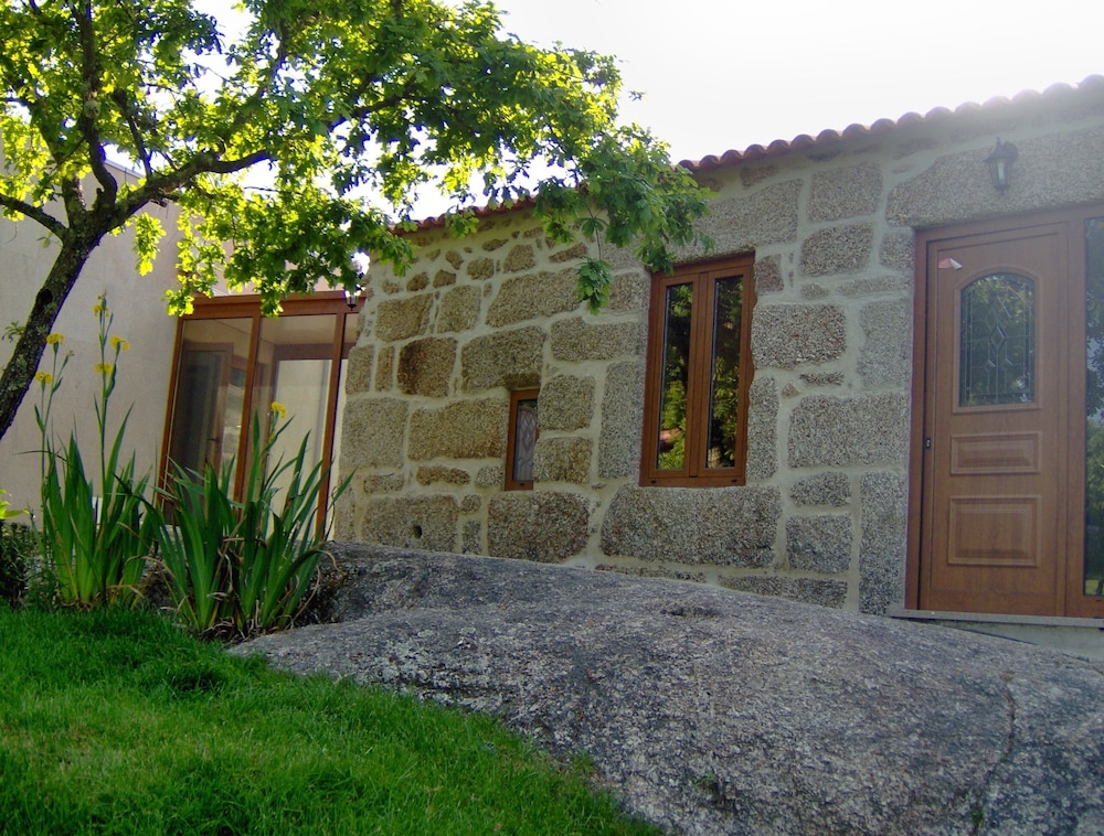 Room paradise is Real at Vale Martinho R — hotel in Santa Comba Dao