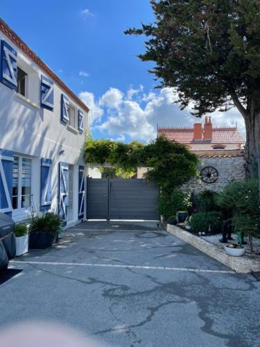La traboule - carbon neutral hotel in Unknown City