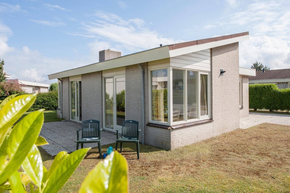 Cataverna - carbon neutral hotel in Unknown City