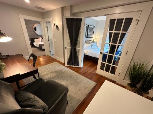 Entire Modern 7 Unit 7 Bath Boutique Inn - photo 24