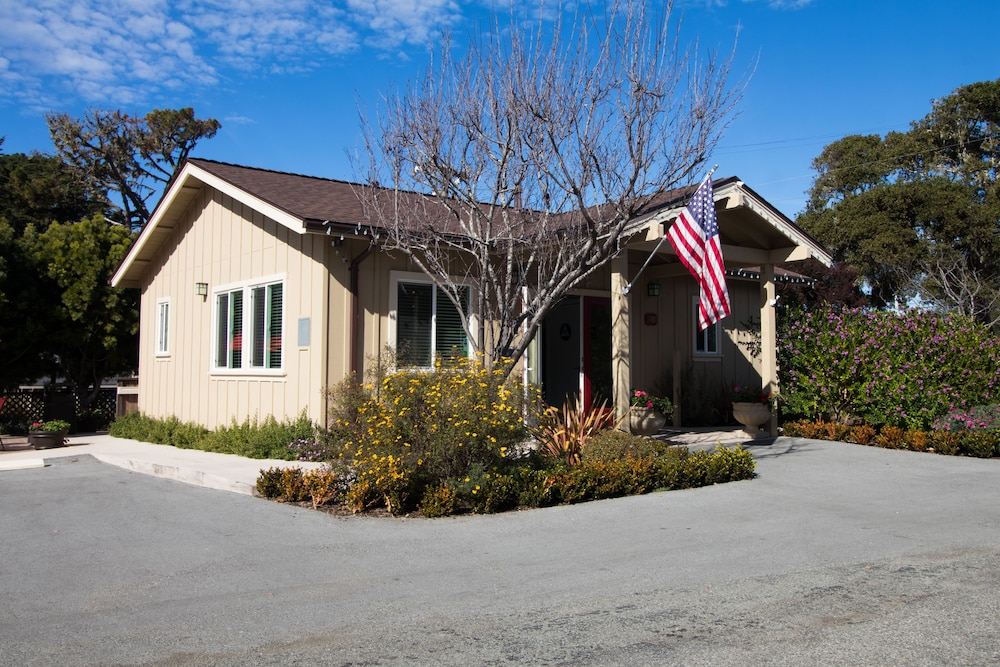 Monterey Peninsula Inn - photo 39