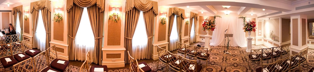 Hotel Plaza Athenee - photo 54