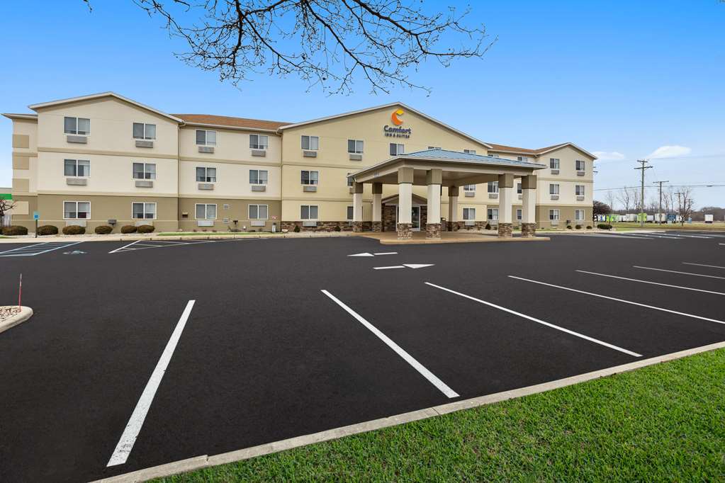 Comfort Inn & Suites Fremont — hotel in Fremont