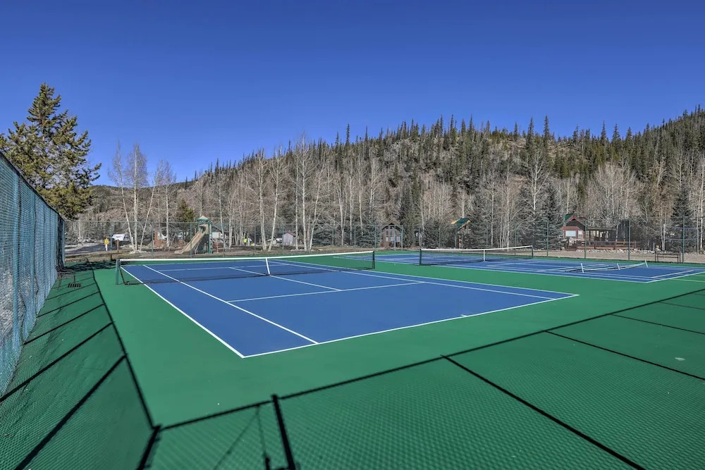 4 Mi to Ski Resort: Pet friendly Breck Cabin - photo 15