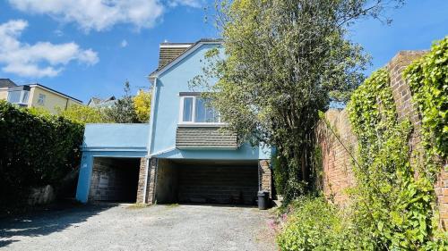 Number 20 Central Classic style Private and Parking in Dartmouth, United Kingdom