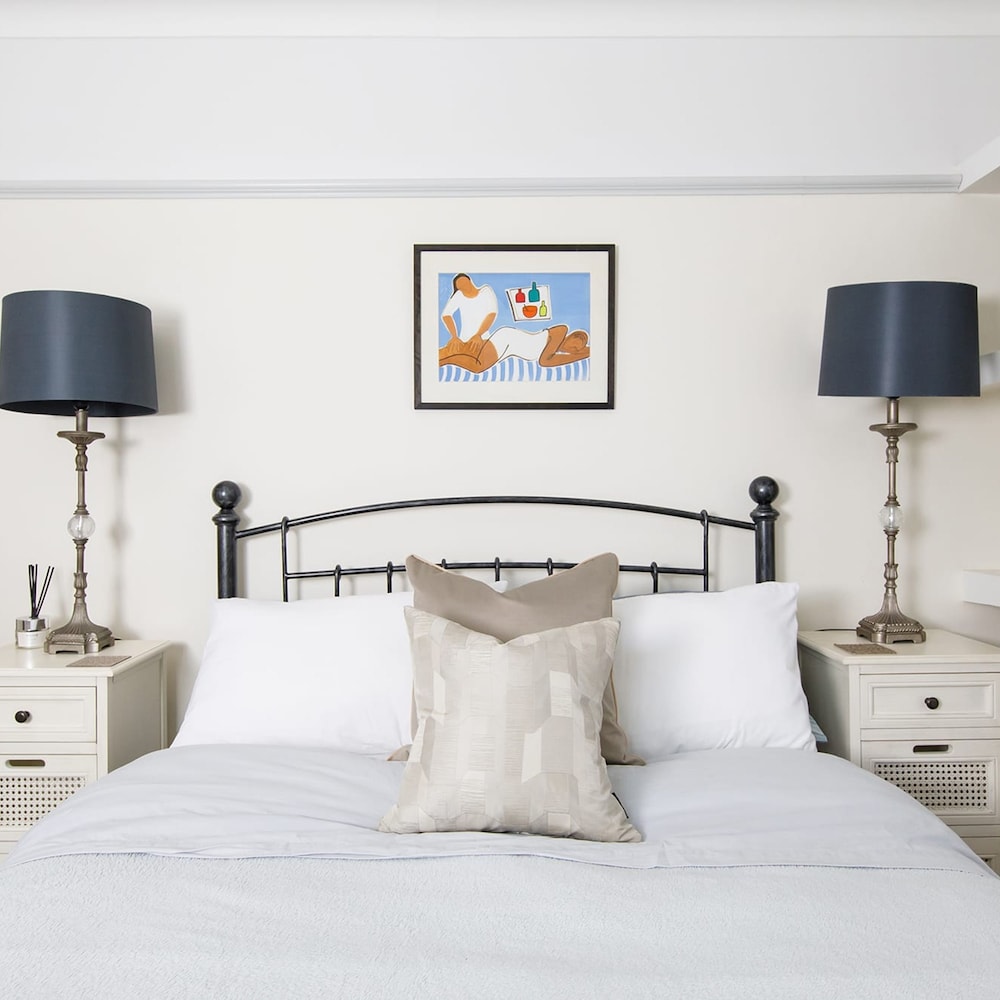 Beautiful Georgian Home in the heart of Chichester — 4-Star Luxury Hotel in Chichester, United Kingdom