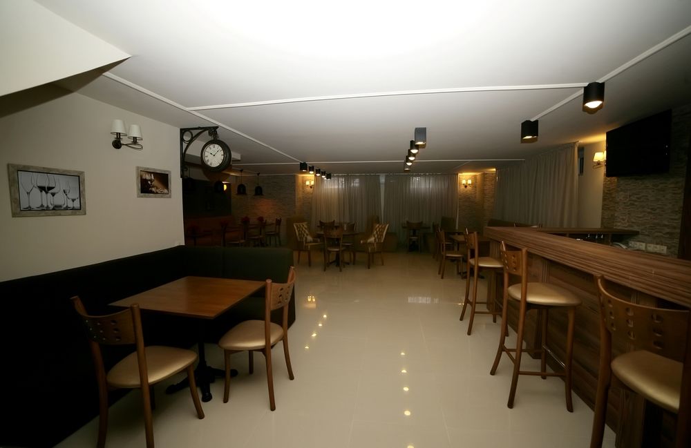 Hotel Bar