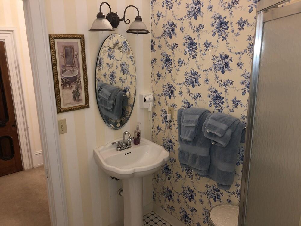Shaw Mansion Inn - photo 17