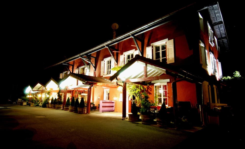 L' Auberge de Maison Rouge — 4-Star Luxury Hotel in Cranves-Sales, France