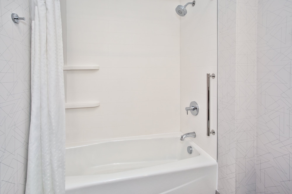 Holiday Inn Express Hotel & Suites Belleville by IHG - photo 35