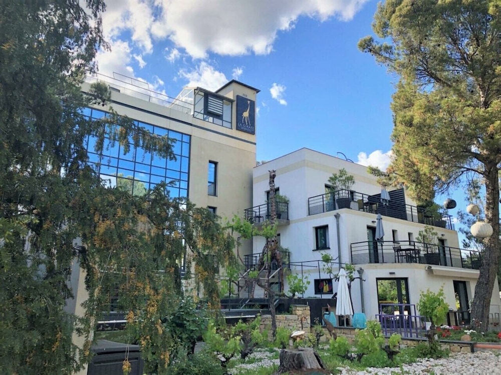 Appart' Hotel La Girafe Marseille — hotel in La Penne-Sur-Huveaune