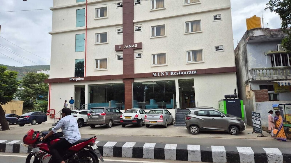 Hotel Janas in Tirupati, India