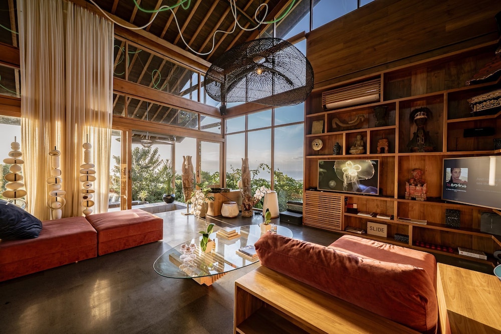 Villa Pandora Uluwatu — 4-Star Luxury Hotel in Pecatu, Indonesia