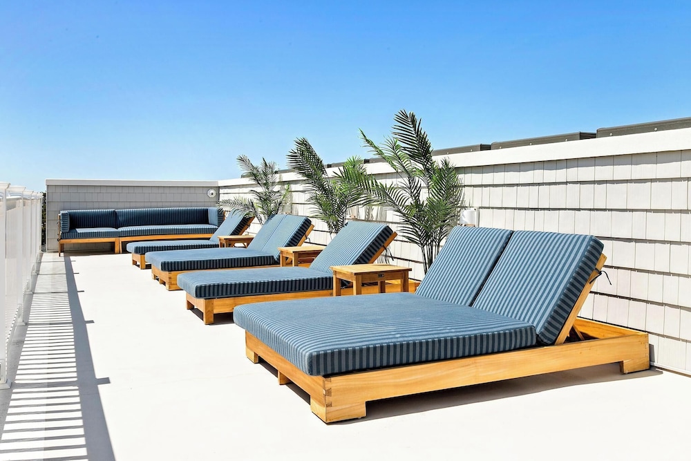 The Hideaway Hotel - photo 17