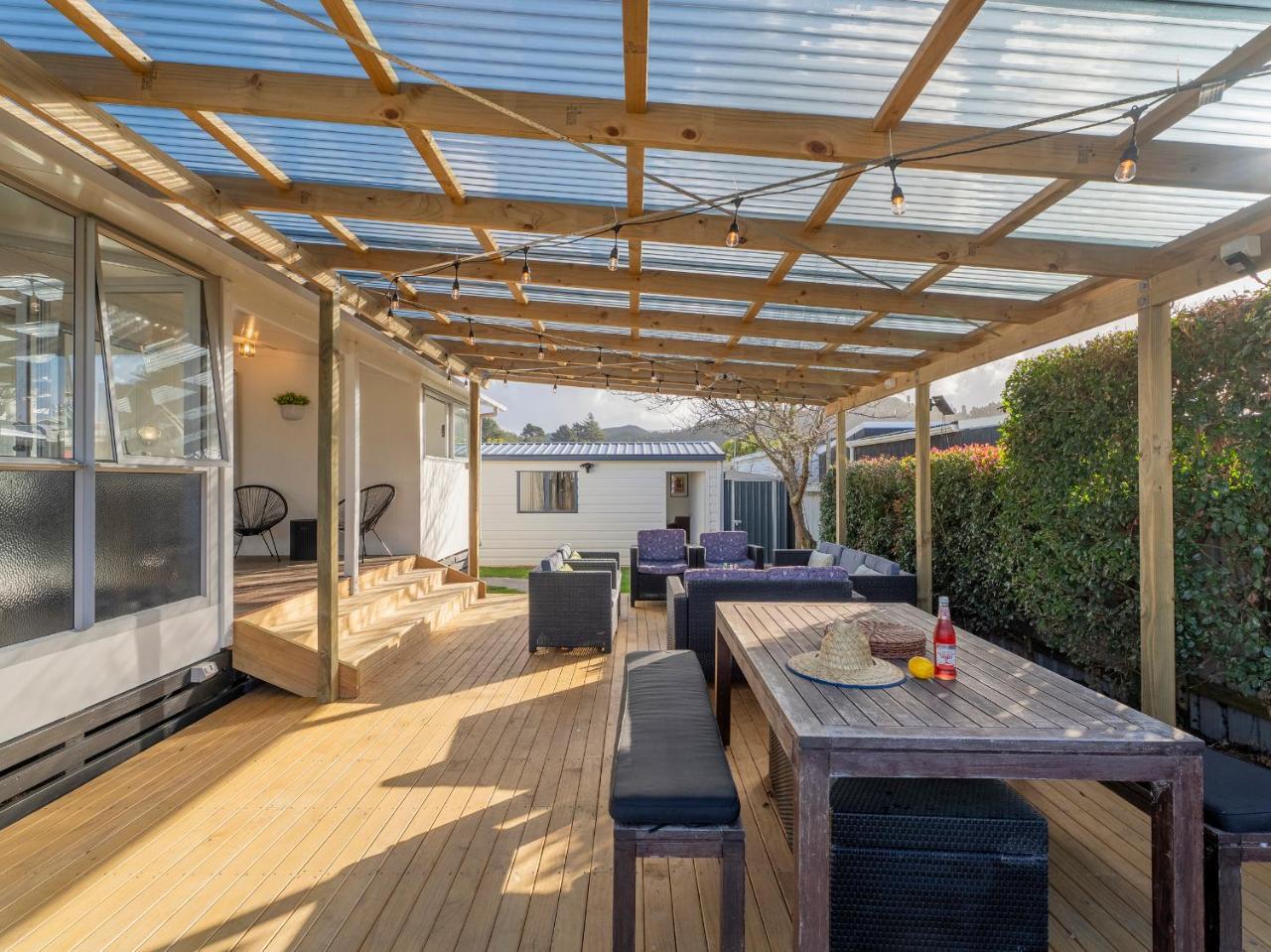 Coastal Break Bach Whangamata Holiday Home — 4-Star Luxury Hotel in Whangamata, New Zealand