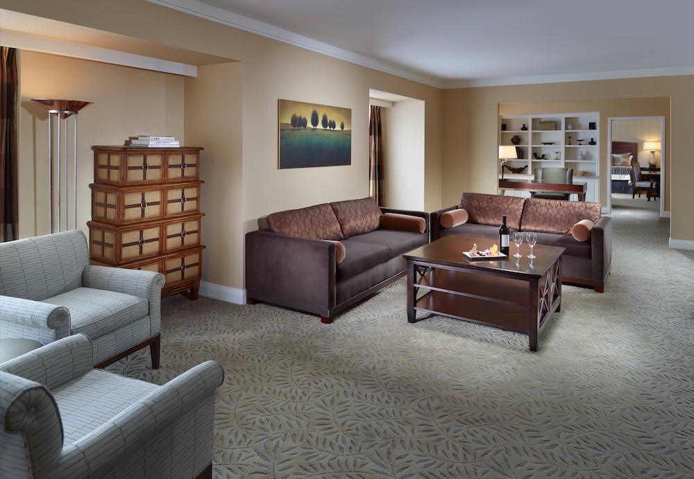 Omni Los Angeles Hotel at California Plaza - photo 17