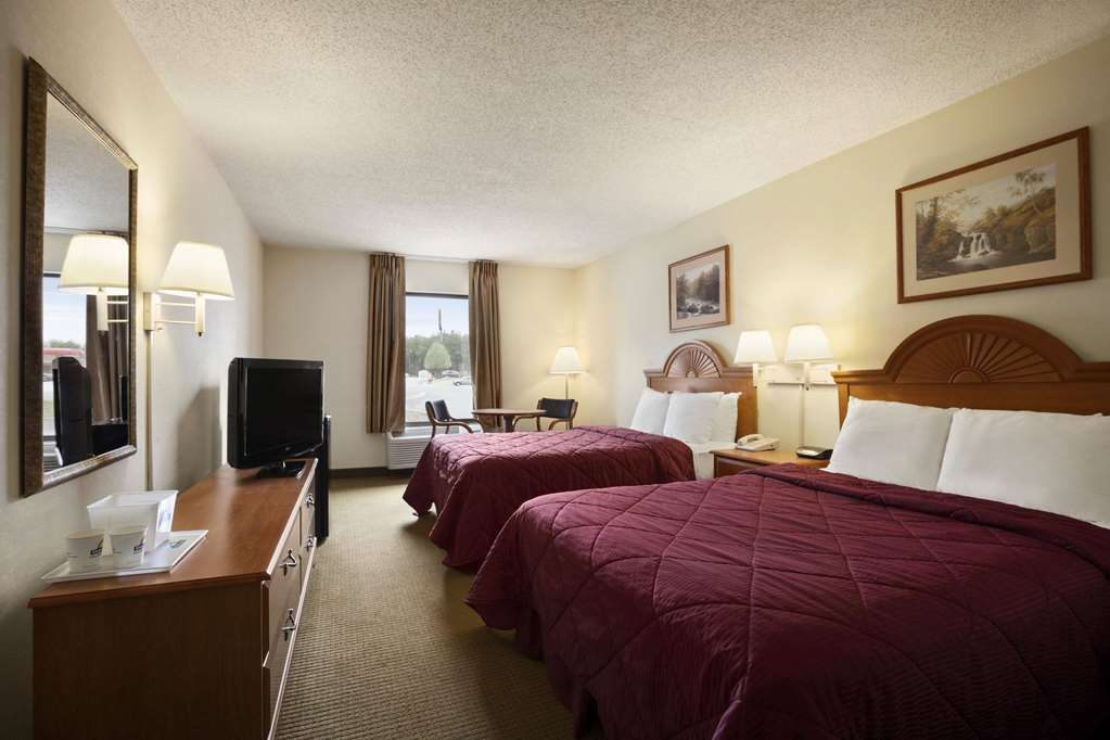 Days Inn by Wyndham Farmville - photo 7