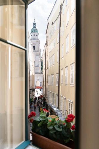 Altstadt App. Domblick — 4-Star Luxury Hotel in Salzburg, Austria