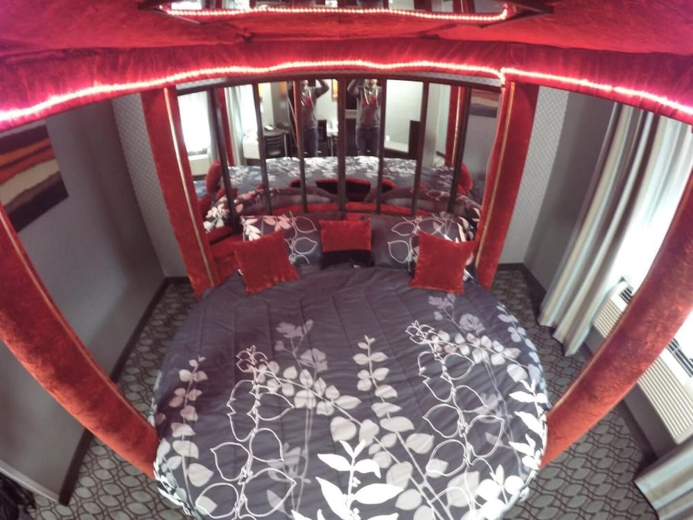 Red Carpet Inn Elmwood Park - photo 12