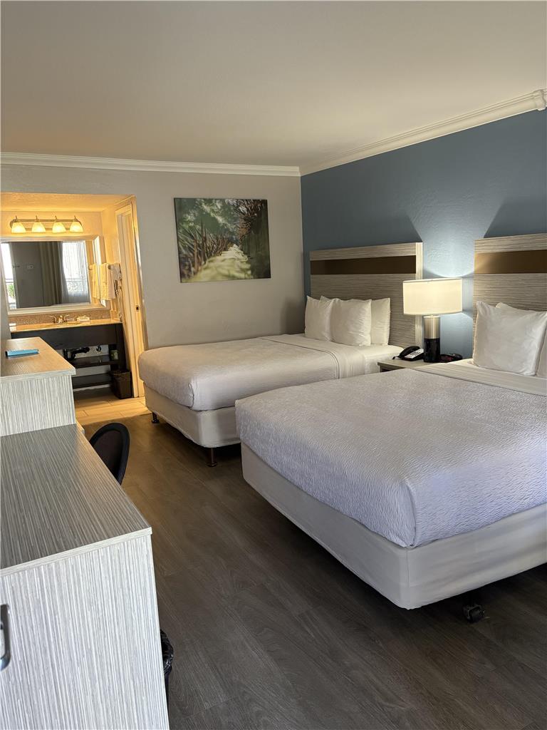SureStay InnSuites Phoenix Hotel & Suites by Best Western - featured photo